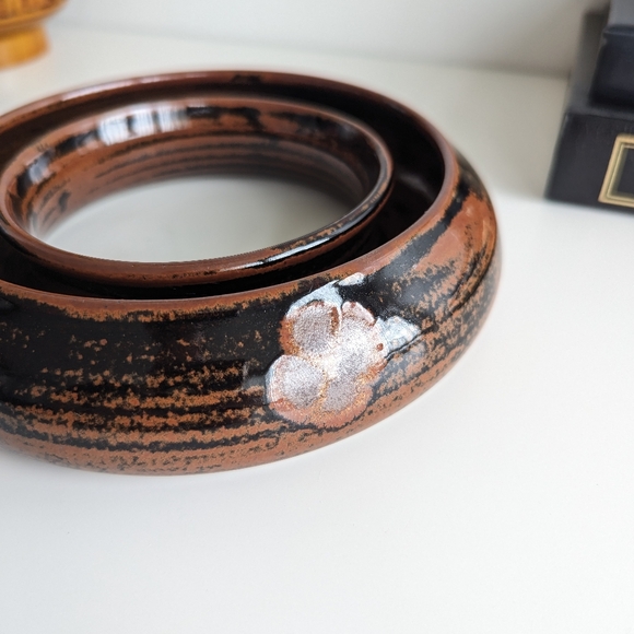 Raku Ceramic circular vase - Picture 3 of 7